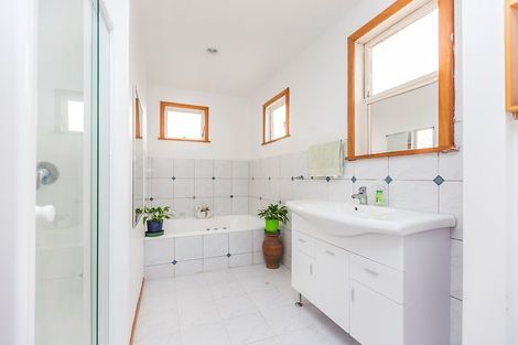 Photo of property in 26 Reef Street, Island Bay, Wellington, 6023