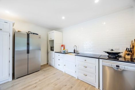 Photo of property in 39 Emlyn Place, Torbay, Auckland, 0630