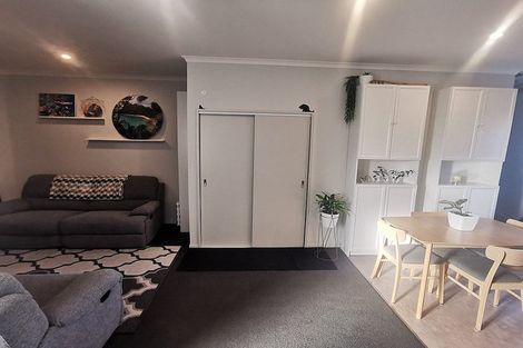 Photo of property in 35 Tonuitanga Street, Weymouth, Auckland, 2103