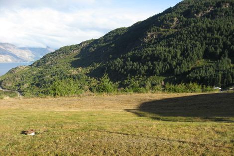 Photo of property in 6b Miller Place, Sunshine Bay, Queenstown, 9300