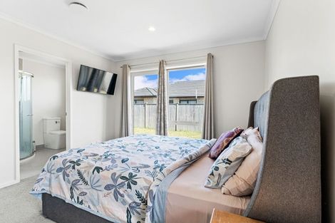 Photo of property in 28 Rainsford Road, Pukekohe, 2120