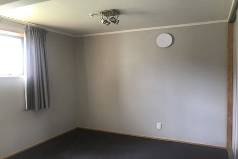 Photo of property in 123 Luckens Road, West Harbour, Auckland, 0618