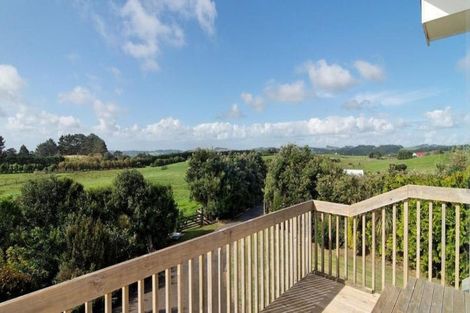 Photo of property in 22 Coster Road, Muriwai, Waimauku, 0881