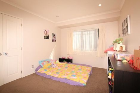 Photo of property in 7a Roberts Road, Glenfield, Auckland, 0629