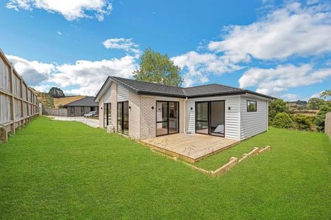 Photo of property in 39b Leathem Crescent, Pokeno, 2402