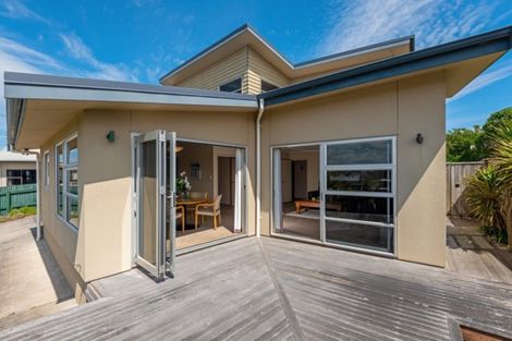 Photo of property in 50a Signal Street, Foxton Beach, Foxton, 4815