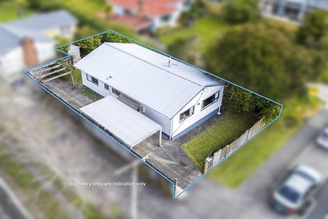 Photo of property in 2/70 Pomaria Road, Henderson, Auckland, 0610