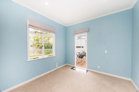 Photo of property in 215a Victoria Avenue, Hokowhitu, Palmerston North, 4410