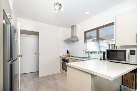 Photo of property in 8b Ascot Avenue, Henderson, Auckland, 0610