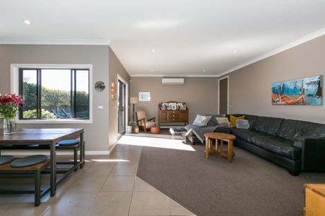 Photo of property in Heynes Place, 31 Heynes Place, Clive, 4102