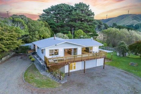 Photo of property in 306 South Makara Road, Makara, Karori, 6972