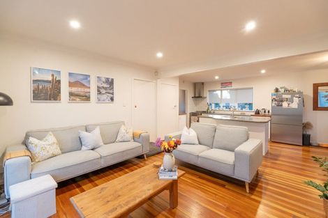 Photo of property in 7 Nicholson Street, Mayfair, Hastings, 4122