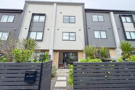 Photo of property in 8/327 Glengarry Road, Glen Eden, Auckland, 0602