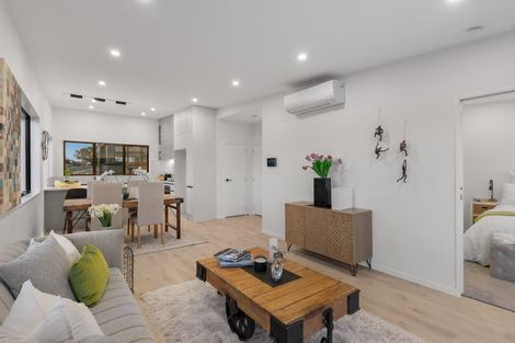 Photo of property in 937c Whangaparaoa Road, Manly, Whangaparaoa, 0930