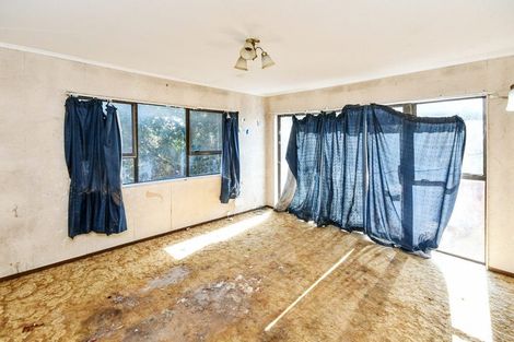 Photo of property in 2/26 Sikkim Crescent, Clover Park, Auckland, 2019