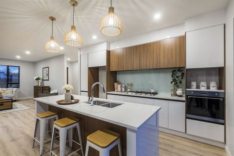 Photo of property in 22 Vinistra Road, Kumeu, 0810