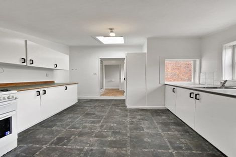 Photo of property in 42 Rolleston Street, Mount Cook, Wellington, 6021