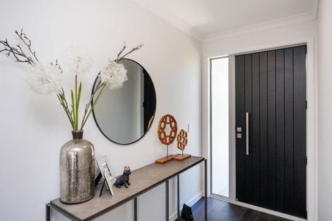 Photo of property in 30 Dogwood Way, Milson, Palmerston North, 4414