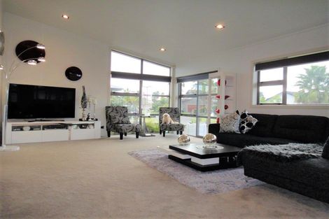 Photo of property in 98 Barbados Way, One Tree Point, 0118