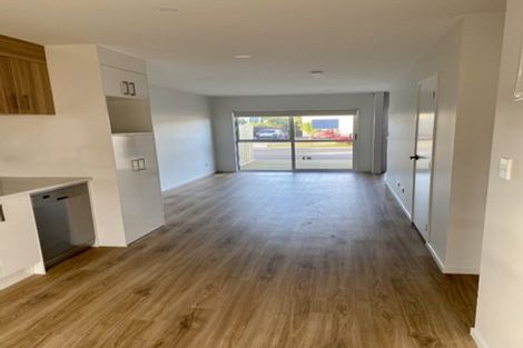 Photo of property in 2a Cockayne Crescent, Sunnynook, Auckland, 0620