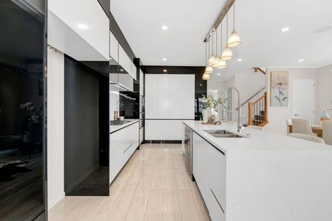 Photo of property in 27 Hakinakina Drive, Flat Bush, Auckland, 2019