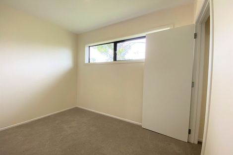 Photo of property in 38 Royal View Road, Te Atatu South, Auckland, 0610