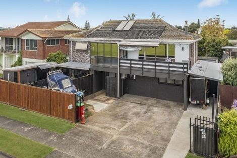 Photo of property in 19 Domain Road, Weymouth, Auckland, 2103