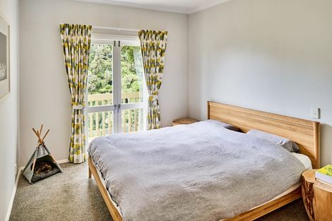 Photo of property in 40 Rona Street, Eastbourne, Lower Hutt, 5013