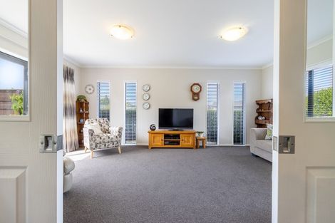 Photo of property in 10 De La Mare Drive, Leamington, Cambridge, 3432