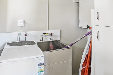 Photo of property in 2 Tern Place, Hokowhitu, Palmerston North, 4410