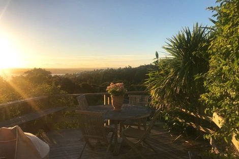 Photo of property in 21 Island Bay Road, Beach Haven, Auckland, 0626