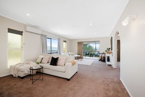 Photo of property in 34 Edgecombe Street, Newlands, Wellington, 6037