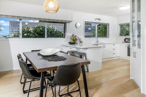 Photo of property in 12 Gretel Place, Hillcrest, Auckland, 0627