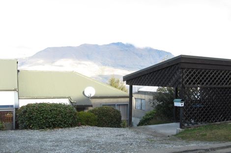 Photo of property in 18b Cameron Place, Fernhill, Queenstown, 9300