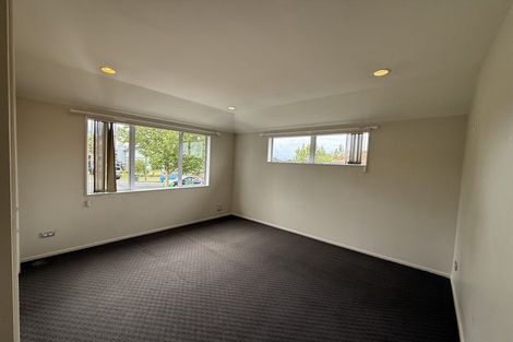 Photo of property in 18 Harrowglen Drive, Northcross, Auckland, 0632
