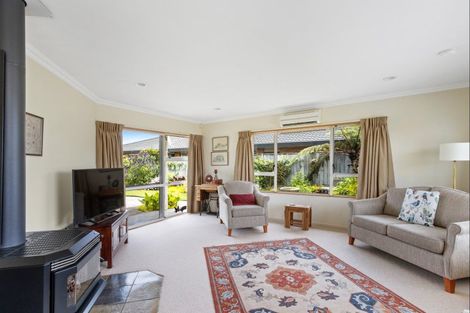 Photo of property in 9 Knightsbridge Place, Taradale, Napier, 4112