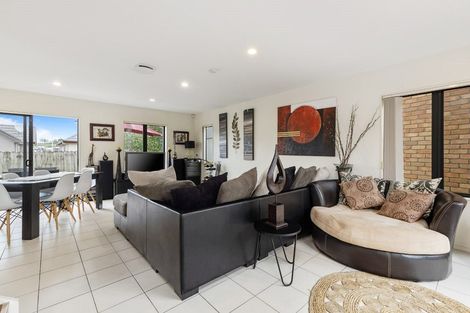 Photo of property in 33/22 Northcross Drive, Oteha, Auckland, 0632