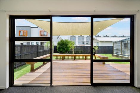 Photo of property in 1/11 Ranui Station Road, Ranui, Auckland, 0612