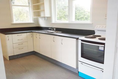 Photo of property in 1a Endeavour Street, Marfell, New Plymouth, 4310