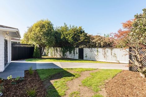 Photo of property in 298 Avonhead Road, Ilam, Christchurch, 8041