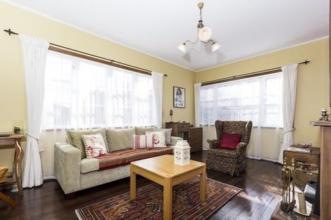 Photo of property in 18 Connolly Avenue, Mount Roskill, Auckland, 1041