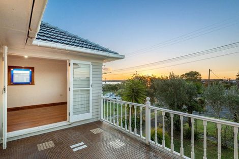 Photo of property in 108 Eversleigh Road, Belmont, Auckland, 0622