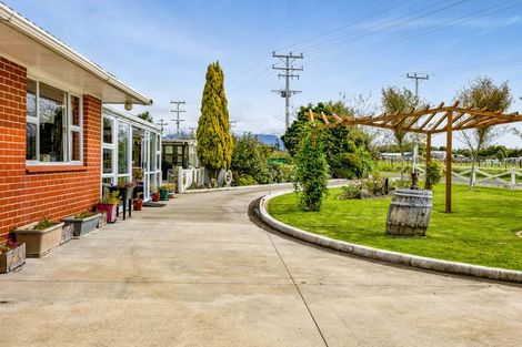 Photo of property in 24 Victoria Road, Stratford, 4391