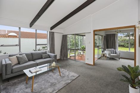 Photo of property in 70 Manu Crescent, Upper Vogeltown, New Plymouth, 4310