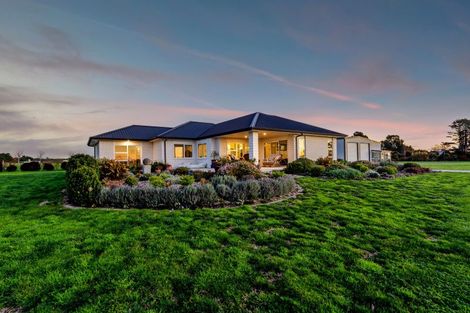 Photo of property in 60 Turangi Road, Motunui, Waitara, 4383