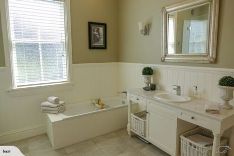 Photo of property in 10 Dixon Street, Carterton, 5713