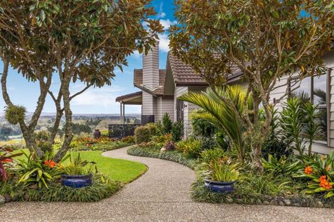 Photo of property in 39 Harry Dreadon Road, Opaheke, Papakura, 2584