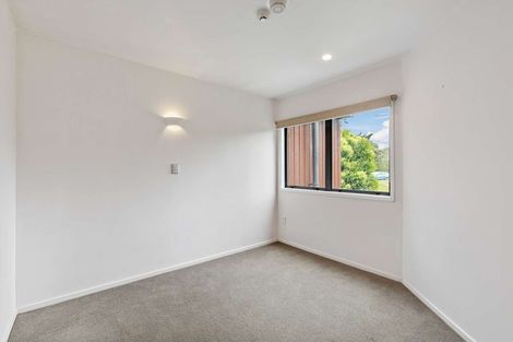 Photo of property in 20/3 The Avenue, Albany, Auckland, 0632