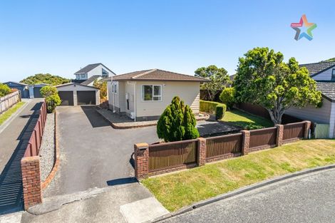 Photo of property in 11 Jasmine Grove, Maungaraki, Lower Hutt, 5010