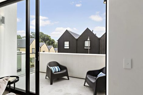 Photo of property in 15 Jean Caldwell Way, Island Bay, Wellington, 6023